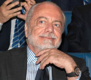 Președintele lui Napoli revoluționează fotbalul » Meciuri fără pauză, întreruperi de 2 minute la fiecare 10 și eliminări temporare în loc de cartonașe!
