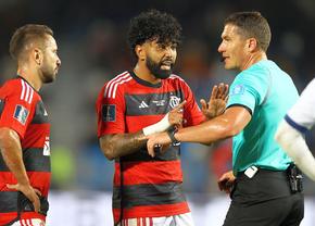 „Arbitraj provocator” » Criticată de jucătorii și antrenorul învinșilor, prestația lui Istvan Kovacs a fost apreciată de foști arbitri brazilieni