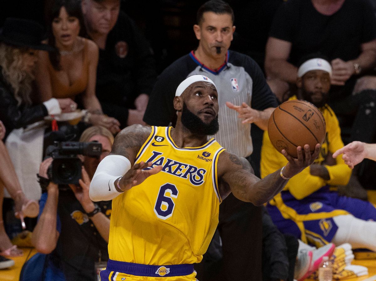 LeBron James e Regele NBA: cel mai bun marcator din istorie!