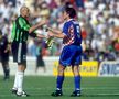Bogdan Stelea se salută cu Davor Suker la finalul meciului Croația - România, scor 1-0. Foto: Imago Images