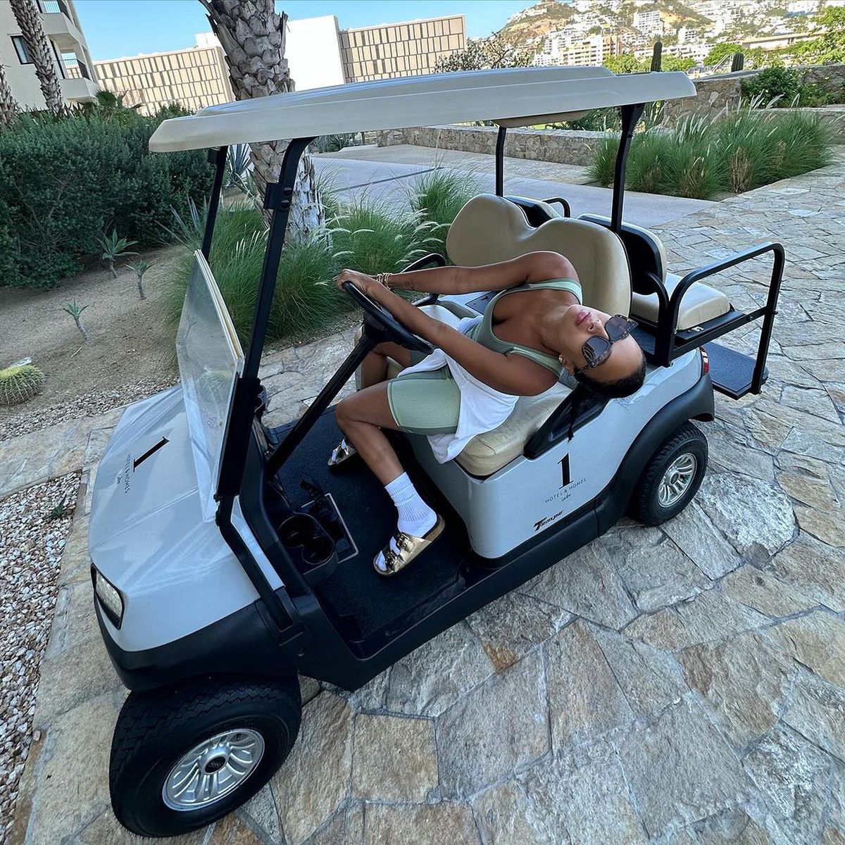 „Ești o prădătoare, e o nebunie!” » Relație controversată în NBA: starul de 21 de ani va avea un copil cu iubita de 39, care are un fiu aproape de vârsta lui!