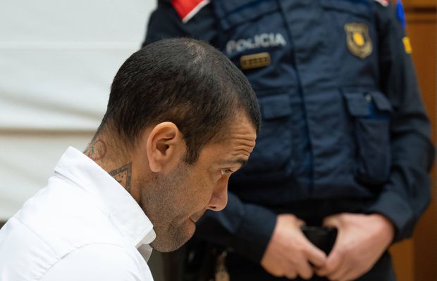 Soția lui Dani Alves a publicat „din greșeală” scrisoarea trimisă din închisoare de brazilian » Spaniolii se tem că se va sinucide!