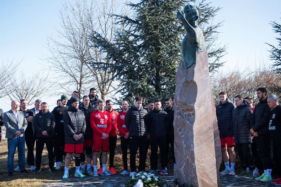 Maghiarii l-au comemorat pe Marian Cozma, Dinamo a omis! 15 ani de la dispariția tragică a lui „Păsărilă” » Strigătul tatălui îndurerat: „Acolo se face, la noi, nu!”
