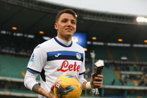 Mateo Retegui a luat acasă mingea și trofeul de MVP, după pokerul de la Verona, Hellas - Atalanta 0-5 / Foto: Imago