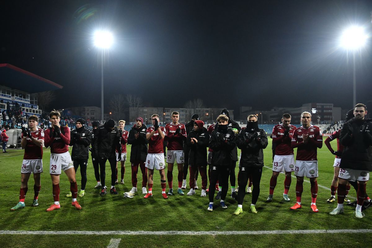 Intrat în dizgrația lui Marius Șumudică, un jucător este OUT de la Rapid! A fost scos de pe lista pentru Superliga