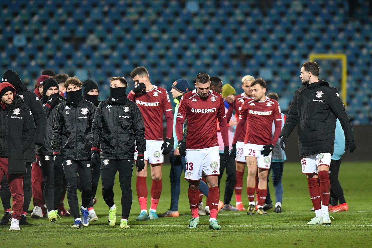Intrat în dizgrația lui Marius Șumudică, un jucător este OUT de la Rapid! A fost scos de pe lista pentru Superliga