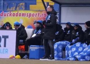 Ce i-a făcut un suporter beat lui Rădoi în prima repriză a meciului de la Clinceni. Oficialii olteni au reclamat imediat