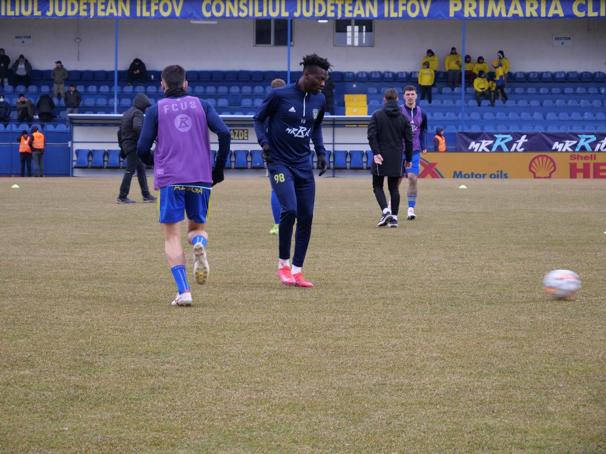 Gazonul de la Clinceni, înainte de Unirea Slobozia - Universitatea Craiova
