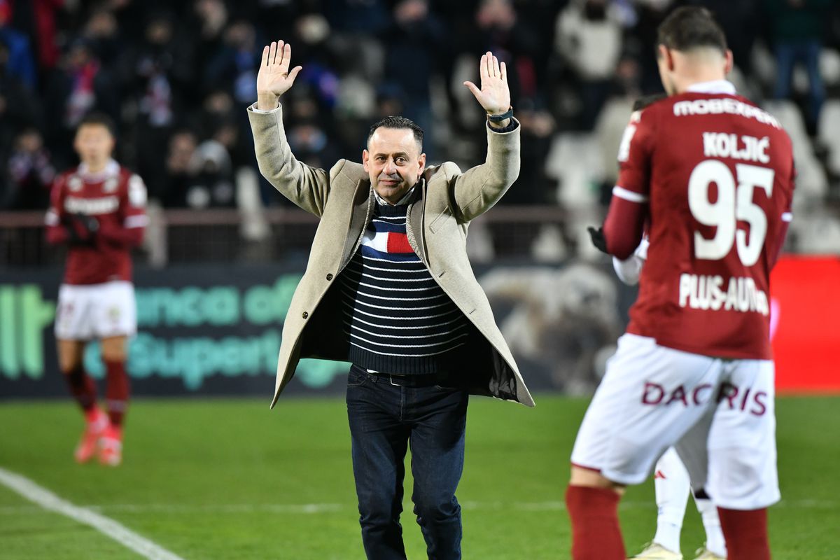 Încă un antrenor DEMIS din Superliga! Anunțul oficial al clubului: „Mult succes!”