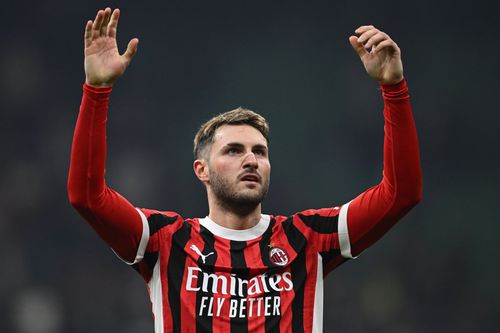 Santiago Gimenez este pregătit să debuteze și în Serie A, după cele 31 de minute jucate la Milan în Coppa Italia / Foto: Imago
