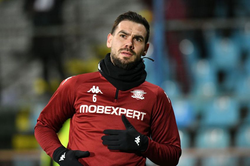 Elvir Koljic (29 de ani) și-a făcut debutul la Rapid, într-un meci în care a ratat mai multe ocazii foarte mari. La final, a încercat și explice ratatea uluitoare din prima repriză.