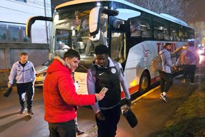 Oțelul - FCSB, ultima șansă pentru play-off » Echipele de start + Cele mai importante detalii: incendiu în apropierea stadionului