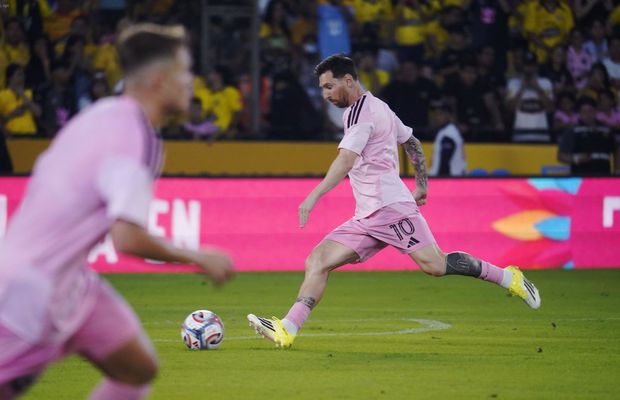 Leo Messi ia startul în noul an cu un gol fantastic!