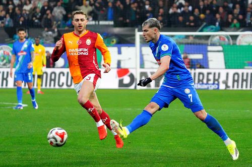 Valentin Mihăilă (26 de ani), extrema stânga de la Rizespor, a fost integralist în eșecul cu Galatasaray/ foto: X @Caykur Rizespor