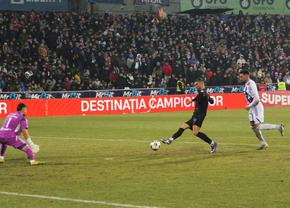 Două cadouri pentru FCSB în prima repriză la Galați » Daniel Bîrligea a spus „mulțumesc!”