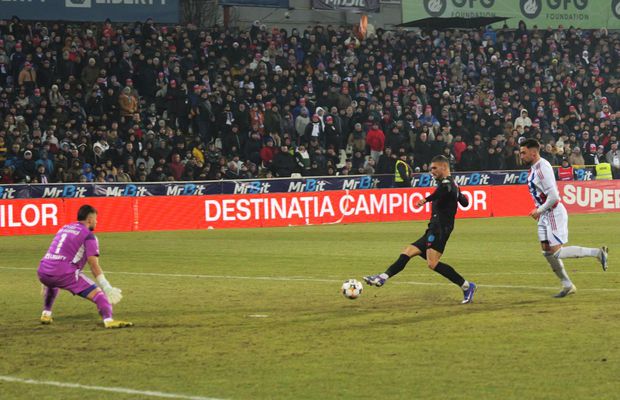 Două cadouri pentru FCSB în prima repriză la Galați » Daniel Bîrligea a spus „mulțumesc!”