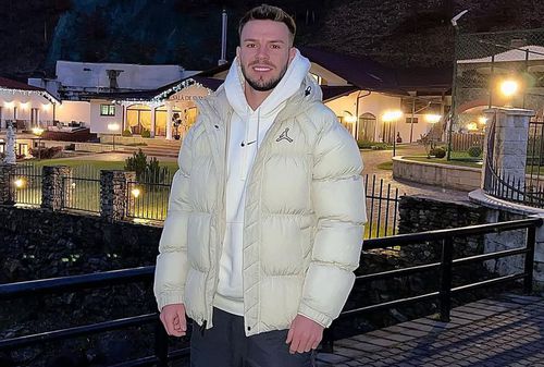 A doua zi după scandalul uriaș de la CFR Cluj - U Cluj 3-2, Andrei Cordea, extrema echipei din Gruia, s-a dus Mănăstirea Dumbrava / foto: Instagram @cordea99