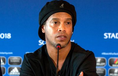 Cum îl „apără” avocatul lui Ronaldinho pe brazilian: „E prost!”