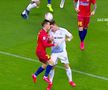 FCSB - CRAIOVA // FOTO Ciocnire groaznică, după două minute de la start: Darius Olaru, dus cu ambulanța la spital!