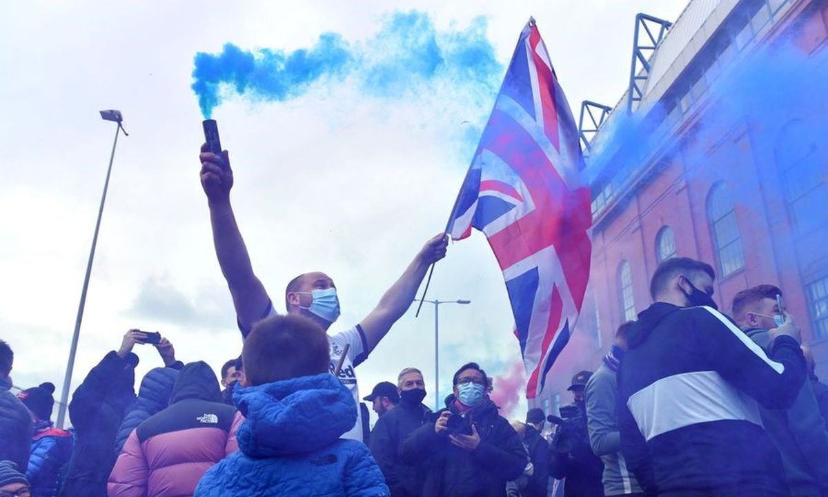Suporterii lui Rangers au sărbătorit în stradă primul titlu după 10 ani » Prim-ministrul Scoției, furios după ce a văzut imaginile: „Este enervant și rușinos!”