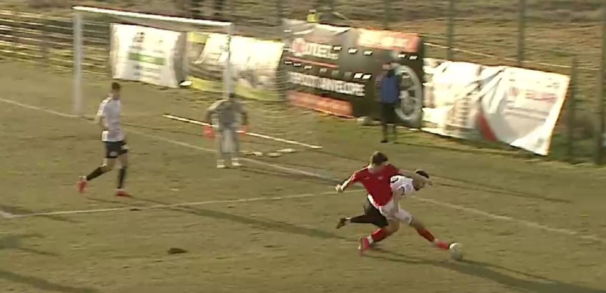 FOTO » Penalty de județeană în Liga 2! Decizia de neînțeles a arbitrului a decis jocul