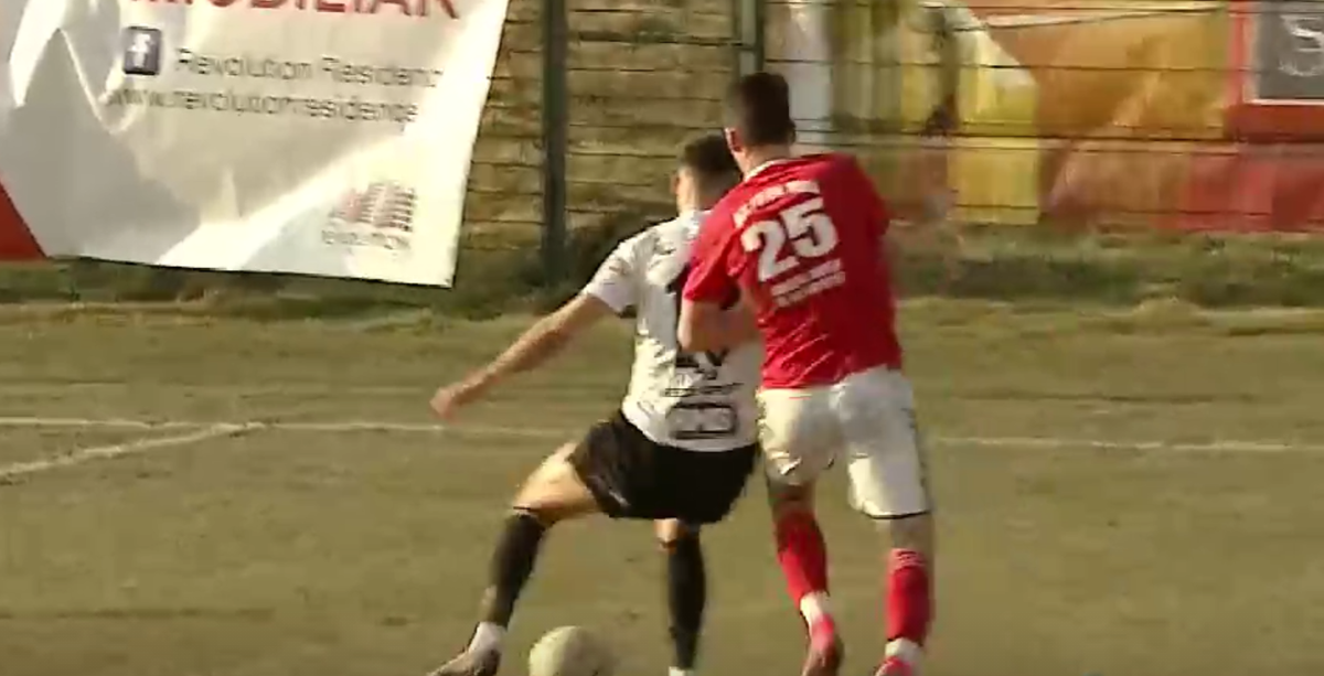 FOTO » Penalty de județeană în Liga 2! Decizia de neînțeles a arbitrului a decis jocul