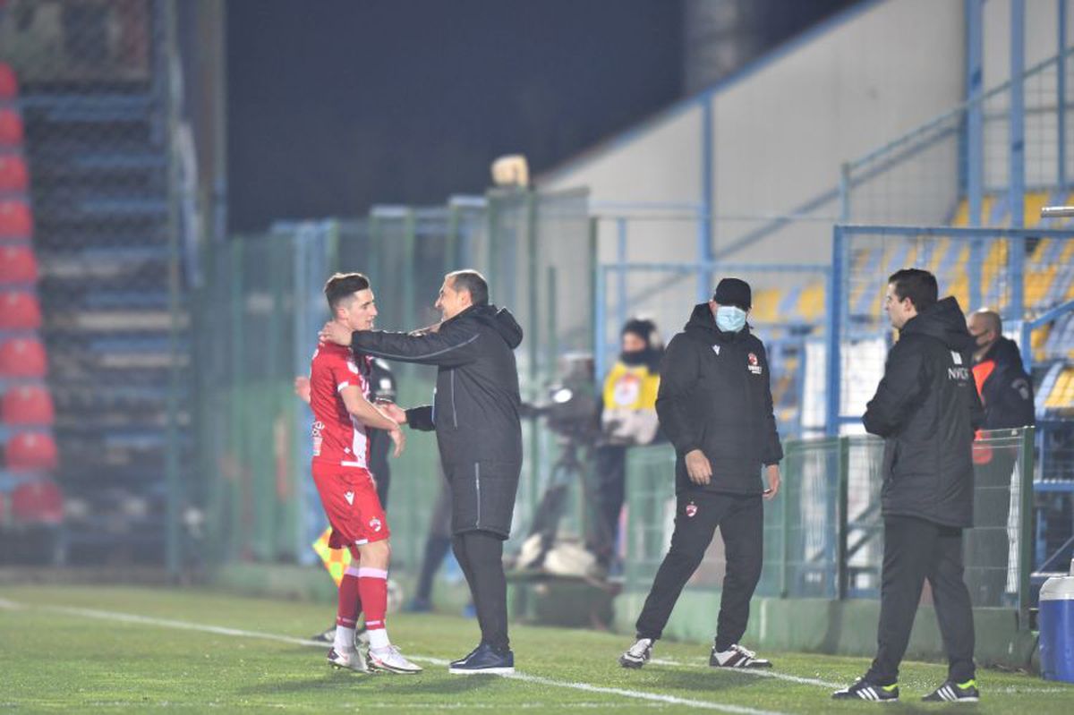FOTO+VIDEO » FC Voluntari - Dinamo 1-1 » Gane, pe făraș?! „Câinii” rămân pe loc de baraj, după un nou pas greșit! Clasamentul ACUM