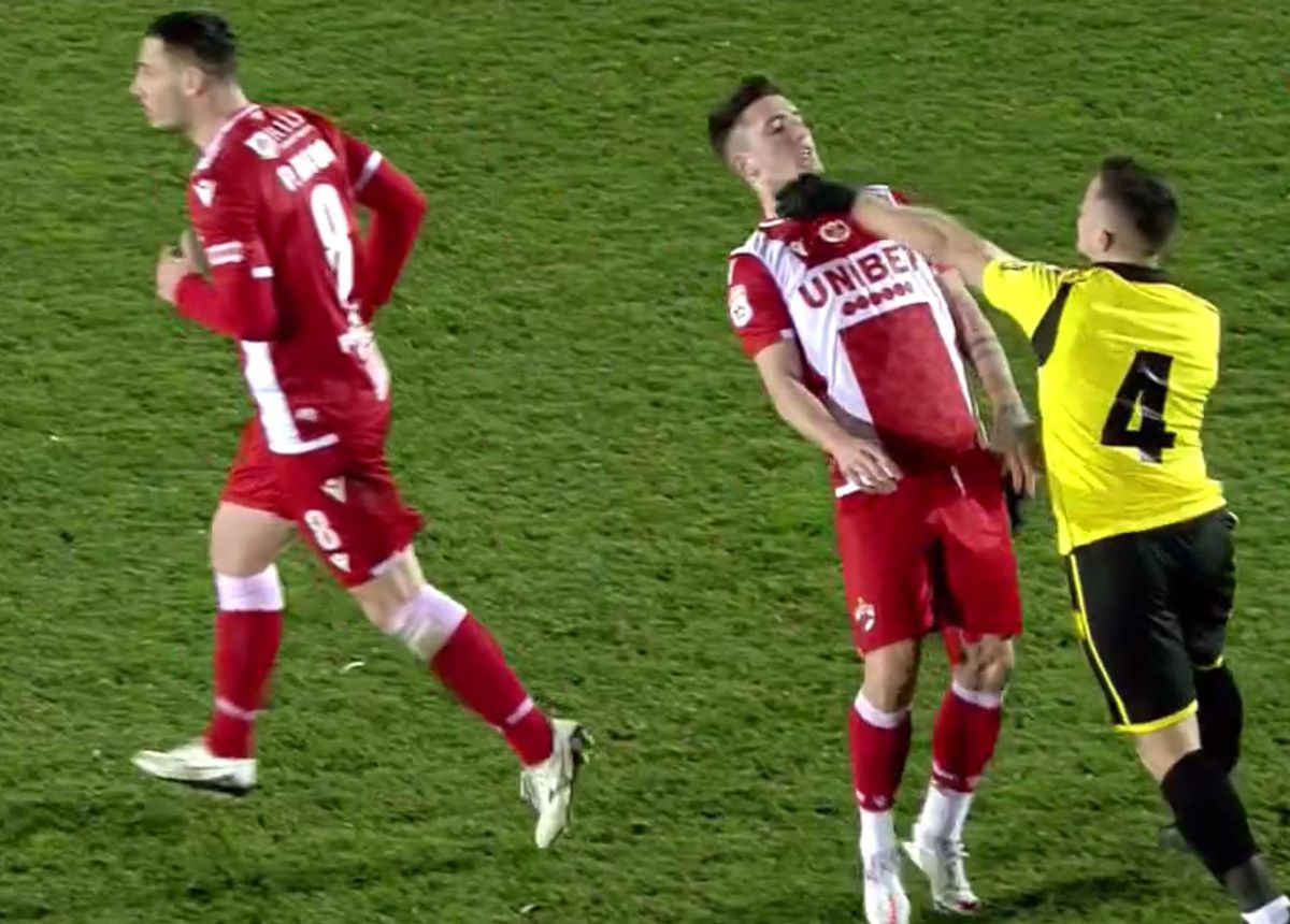 Moment violent! L-a luat de gât pe teren și a văzut „ROȘU” direct