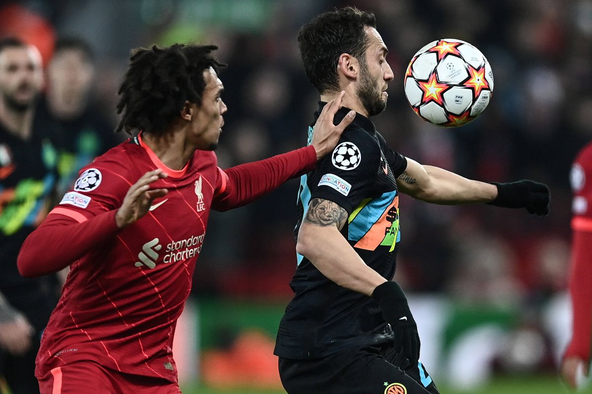 Învinsă pe Anfield, Liverpool merge în sferturile Ligii! Alexis Sanchez a îngropat-o pe Inter