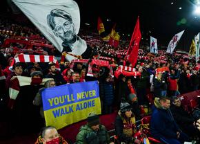 Mesaje de susținere pentru Ucraina și în Liga Campionilor » Cum a fost adaptat celebrul slogan al fanilor lui Liverpool