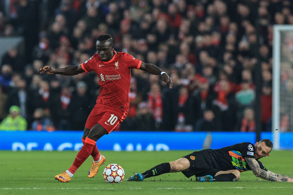 Învinsă pe Anfield, Liverpool merge în sferturile Ligii! Alexis Sanchez a îngropat-o pe Inter