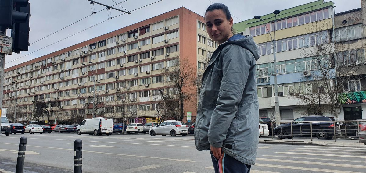 8 martie în exil » Vicecampioana Ucrainei la motociclism a fugit din Kievul asediat și s-a refugiat în București: „Îmi caut job în România”