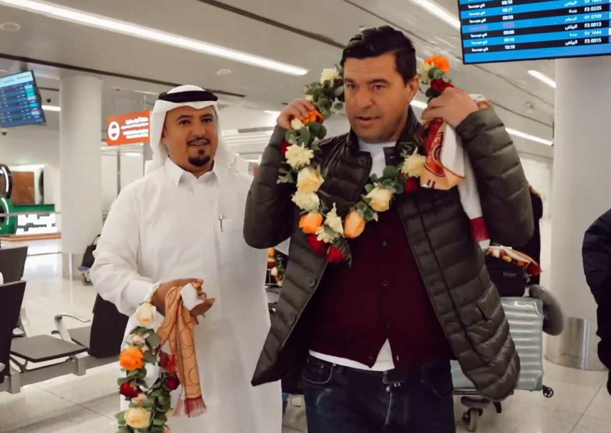 Cosmin Contra, primire triumfală la noua echipă » Cum l-au așteptat șeicii pe aeroport