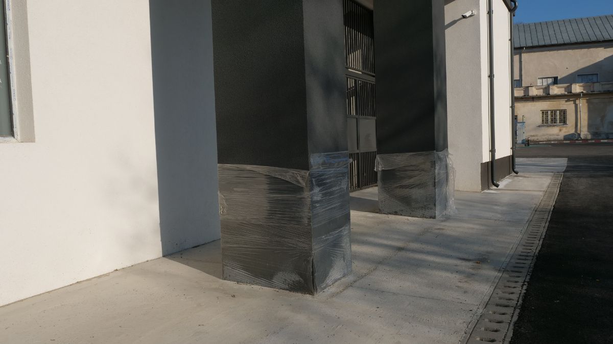 Chin nesfârșit! N-au „casă” nici în play-out, deși se lucrează de 4 ani la modernizarea stadionului! Singura arenă fără peluze din Superliga a ajuns să coste mai mult decât dublul sumei estimate inițial