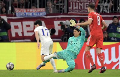 Gafă uriașă de portar în Bayern - PSG » Viitorul adversar al României s-a făcut de râs, apoi a închis poarta