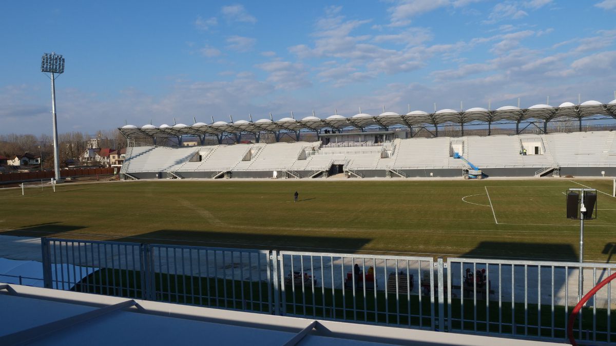 Chin nesfârșit! N-au „casă” nici în play-out, deși se lucrează de 4 ani la modernizarea stadionului! Singura arenă fără peluze din Superliga a ajuns să coste mai mult decât dublul sumei estimate inițial
