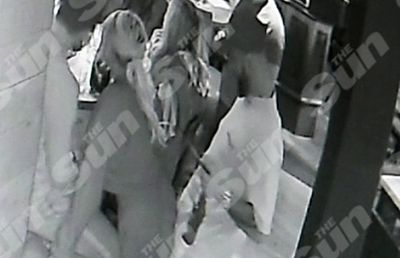 O vedetă a lui Manchester City riscă 2 ani de închisoare pentru că și-a dat jos chiloții în public și a pipăit o femeie!