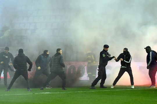 Scenele de război de la Dinamo - UTA