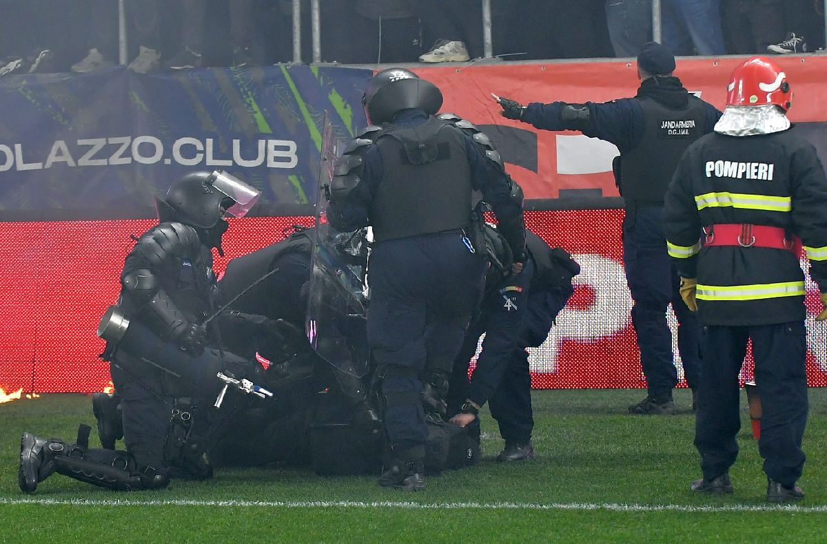 Dinamoviștii nu cedează și fac sold-out la partida pentru supraviețuire » Peluza Sud poate reveni pe stadion, după o întâlnire cu Nicolescu & Co