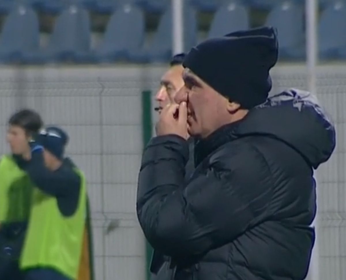 Hagi va lua foc! Golul Farului, anulat de VAR, deși reluările nu lămuresc nimic