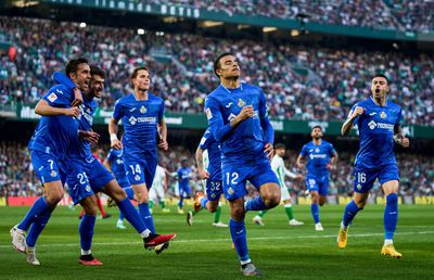 Jucătorul alungat din Premier League e monitorizat de o campioană din elita Europei. Cât ar costa transferul lui