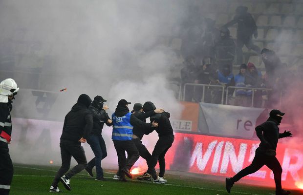 Ce a decis Comisia de Disciplină în cazul incidentelor de la Dinamo - UTA » Comunicatul postat pe site, în ziua în care mai mulți ultrași au fost reținuți