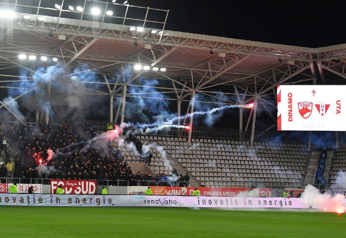 Imagini halucinante la Dinamo - UTA! Ultrașii s-au luat la bătaie pe gazon