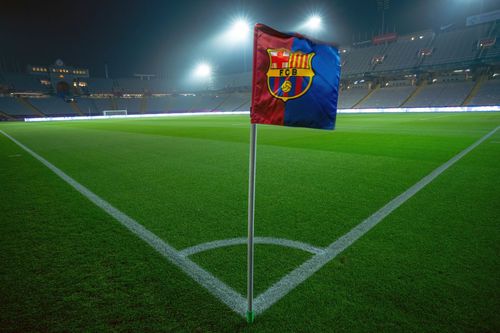 Barcelona - Osasuna a fost amânat pentru o dată ulterioară, după decesul lui Carles Minarro Garcia, doctorul echipei catalane. Căpitanii echipei gazdă au fost cei care au cerut amânarea partidei, la aflarea veștii tragice./ FOTO Imago Images
