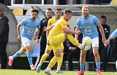 Despărțire cu scandal în Liga 2! A fost exclus definitiv » Salariul uriaș pe care îl primea, mai mare decât al lui Alibec