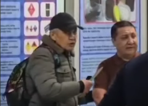 Un fost boxer a devenit erou în Kazahstan! I-a smuls cuțitul unui bărbat înarmat și a salvat o femeie în aeroportul din Almaty