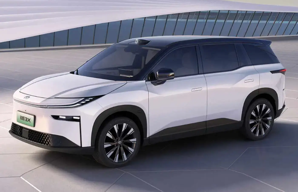 Cât o Dacia! Noua Toyota electrică are un preț aproape imbatabil: cum arată modelul