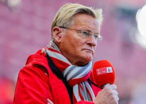 Nemaivăzut, nemaiauzit! Ce a făcut crainicul stadionului din Koln te lasă mască!