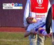 Căpitanul din play-off, scos cu targa de pe teren » Culmea: accidentat și suspendat în aceeași fază