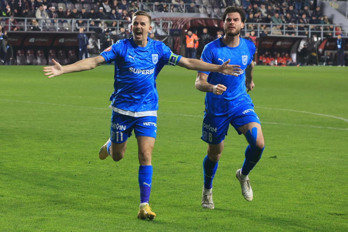 Rapid - Universitatea Craiova, derby în etapa 30 din Superligă
